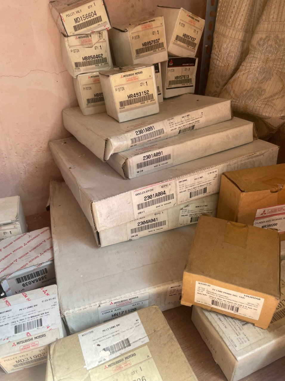 Lá côn bàn ép triton , atrage, mirage xịn chính hãng 2301A084 , MN171120, 2301A091, 2304A041