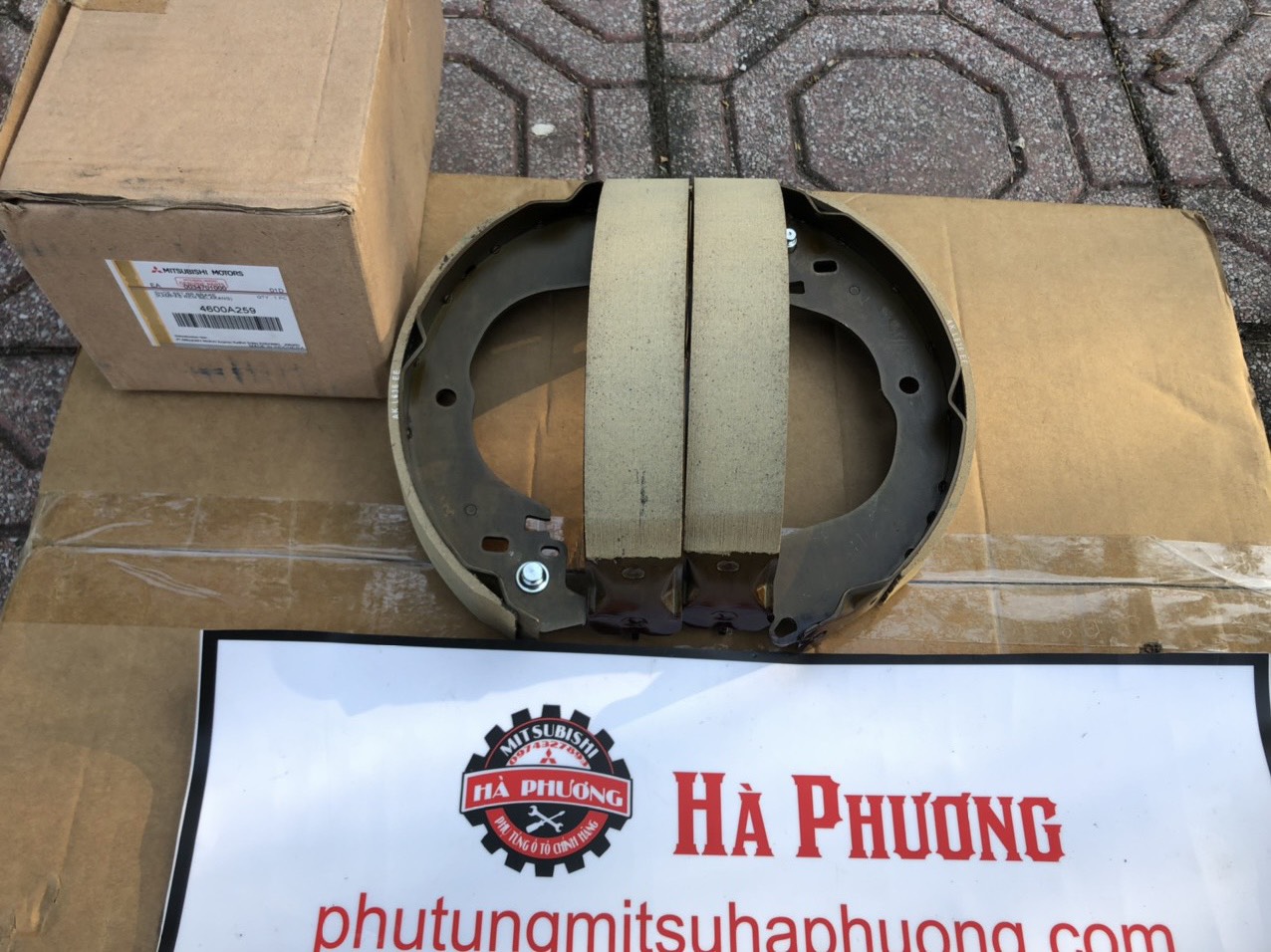 Guốc phanh sau oto mitsubishi xpander 4600A259