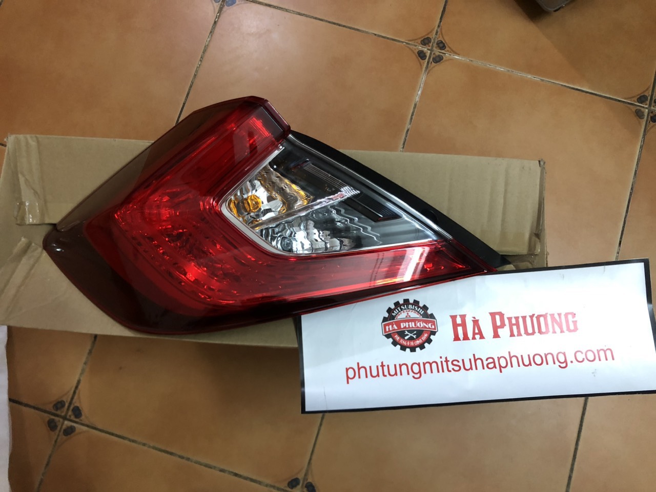 Đèn hậu ngoài xe honda civic 2016 – 2020 hàng xịn chính hãng, giá tốt : 33550TEAT01